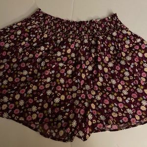 New Victoria’s Secret large flowing smocked shorts